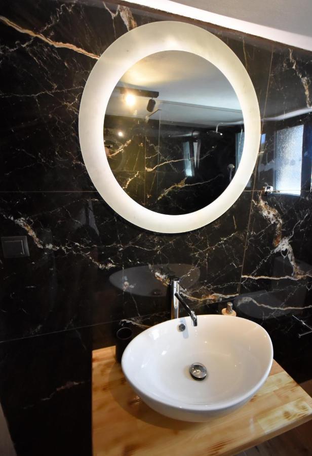 Artemis Apartment Agria Bagian luar foto